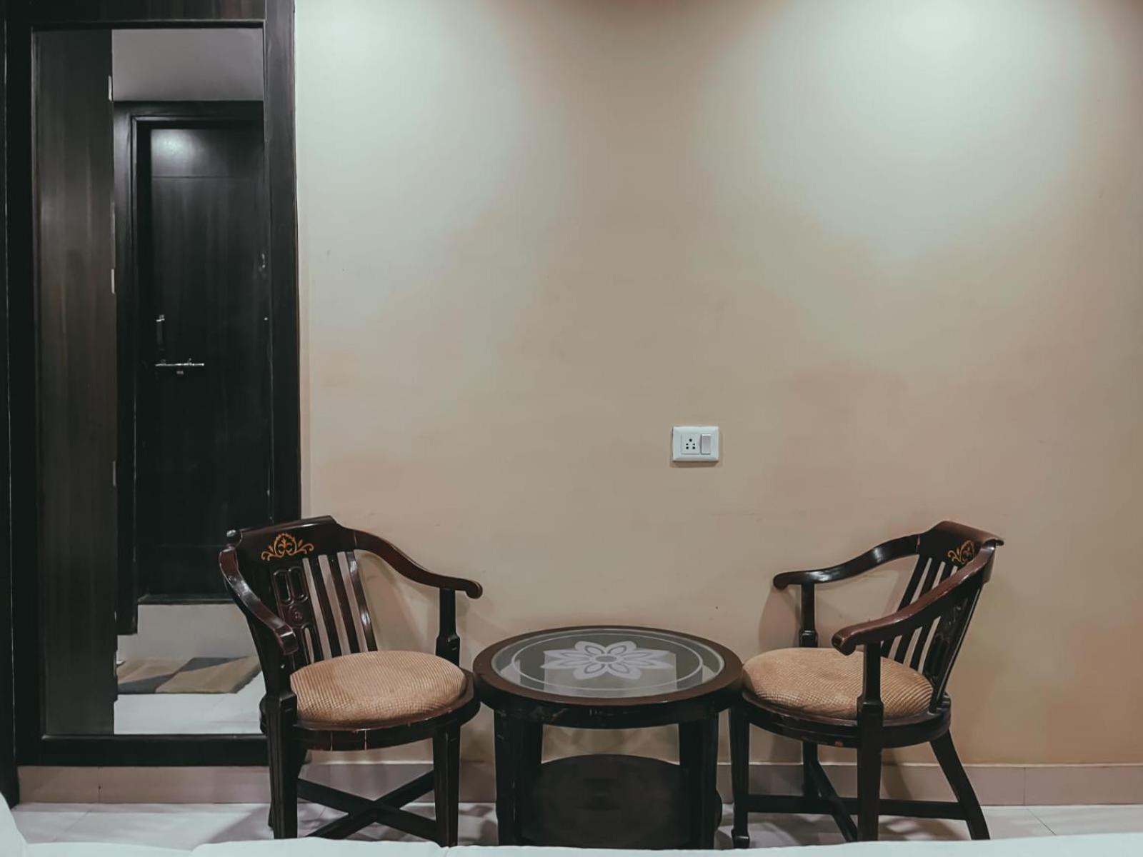 Hotel S L E Residency Varanasi Bagian luar foto