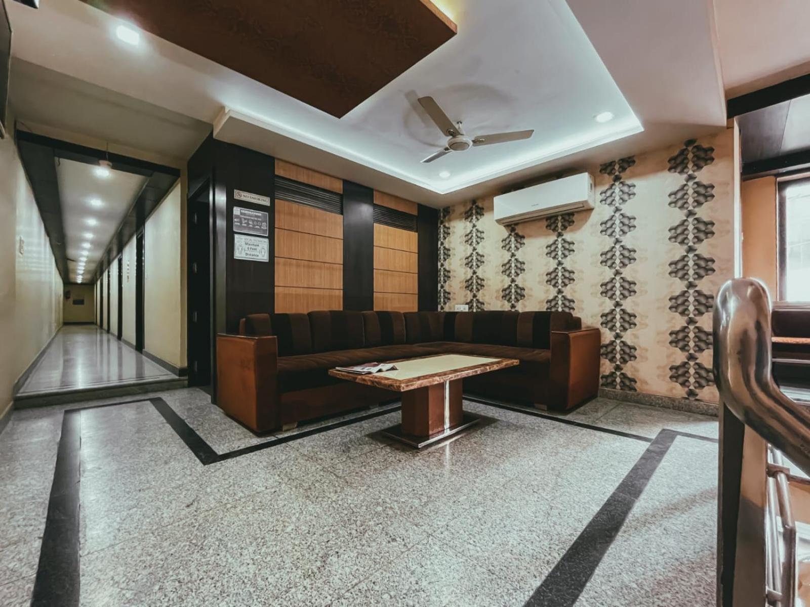 Hotel S L E Residency Varanasi Bagian luar foto